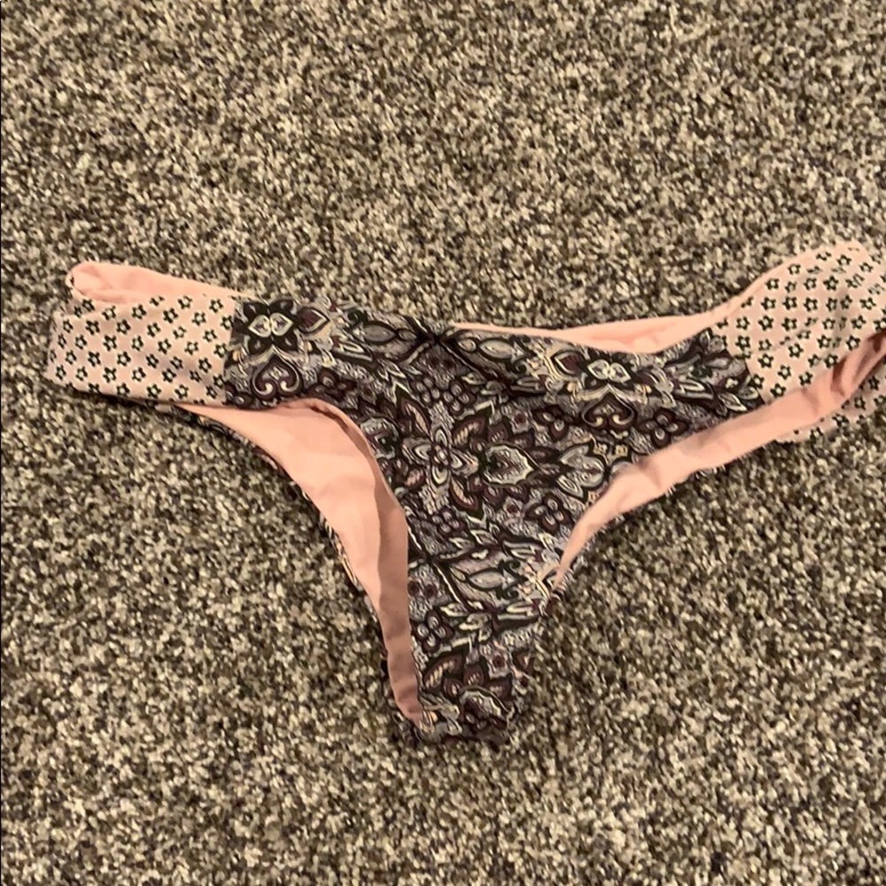 Patterned bottoms size small